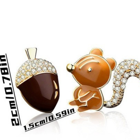 Adorable squirrel and acorn earrings! - Picture 2 of 2